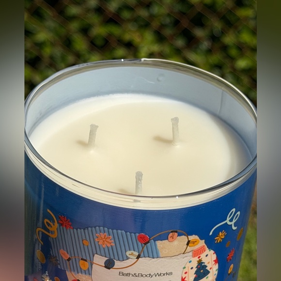 BATH AND BODY WORKS Sweater Weather 3-Wick Candle - Festive Blue - Picture 6 of 15